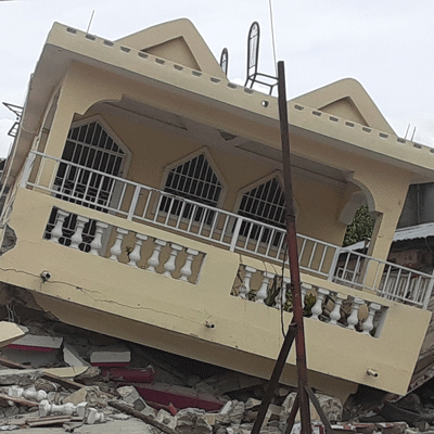 haiti_les-cayes_2021-earthquake_damaged-home